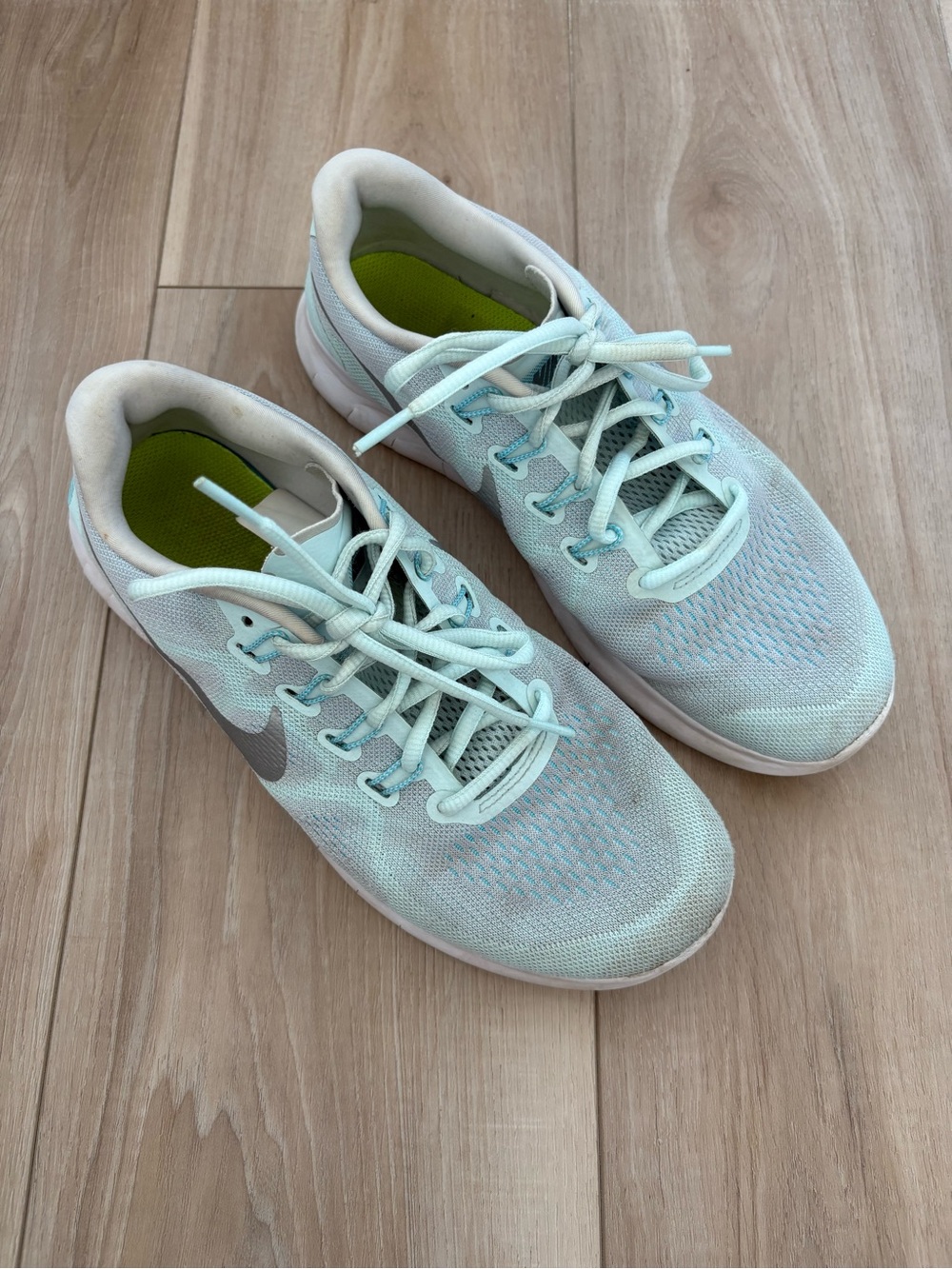 Nike Women's Free RN 2017 Running Shoes